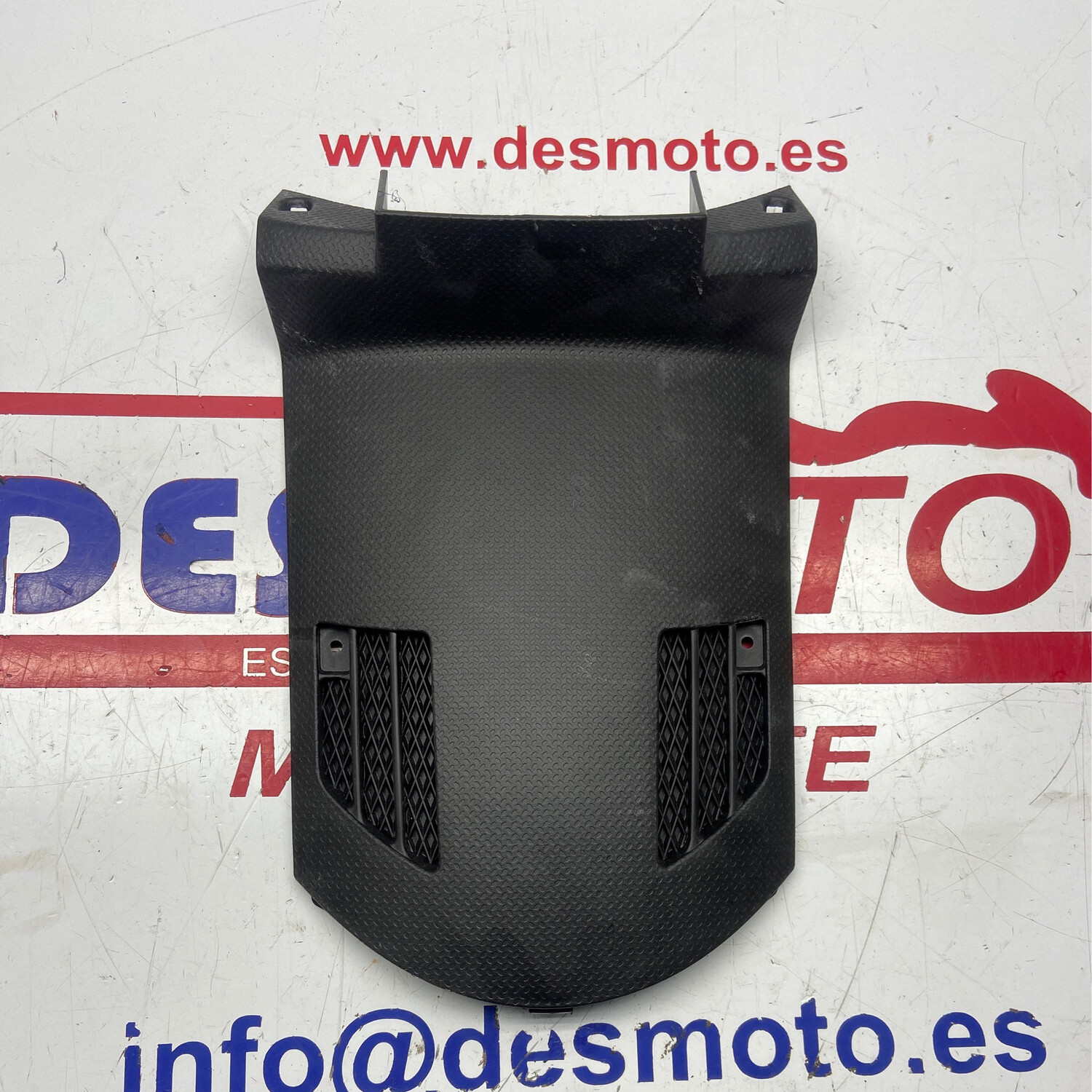 Tapa bajo asiento PIAGGIO NRG POWER