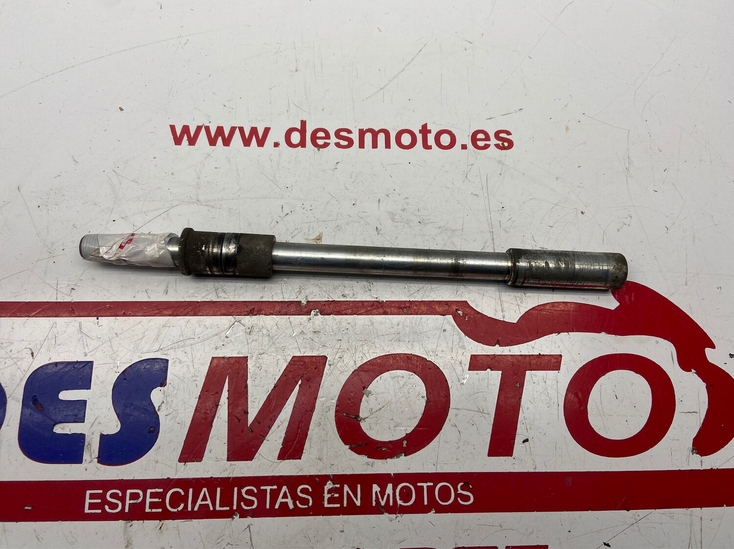 Eje rueda delantera KYMCO SUPERDINK 125 2009-2015