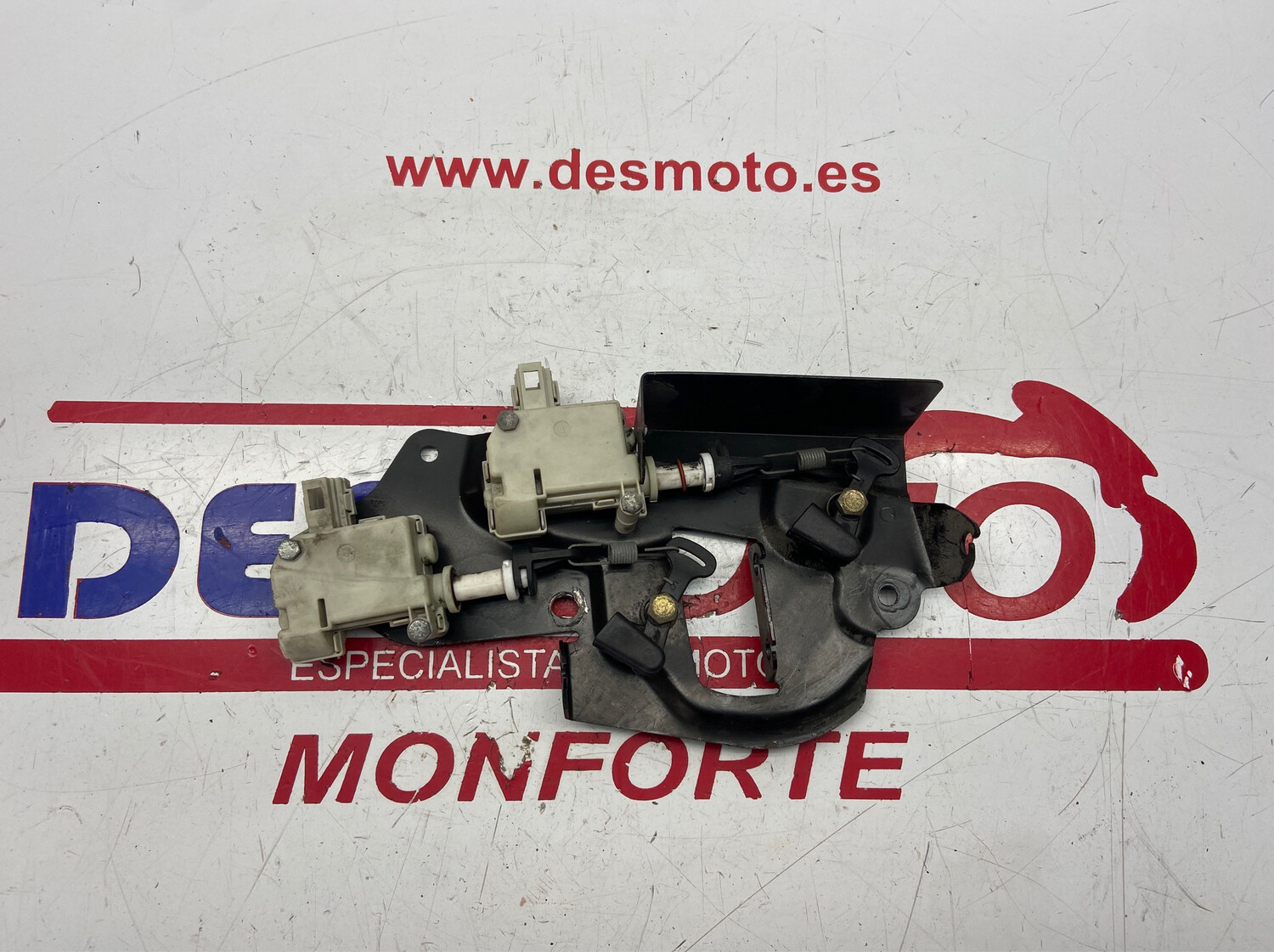 Sistema apertura asiento PIAGGIO X8