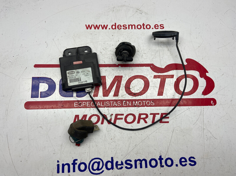 Cerraduras con llave PIAGGIO X8