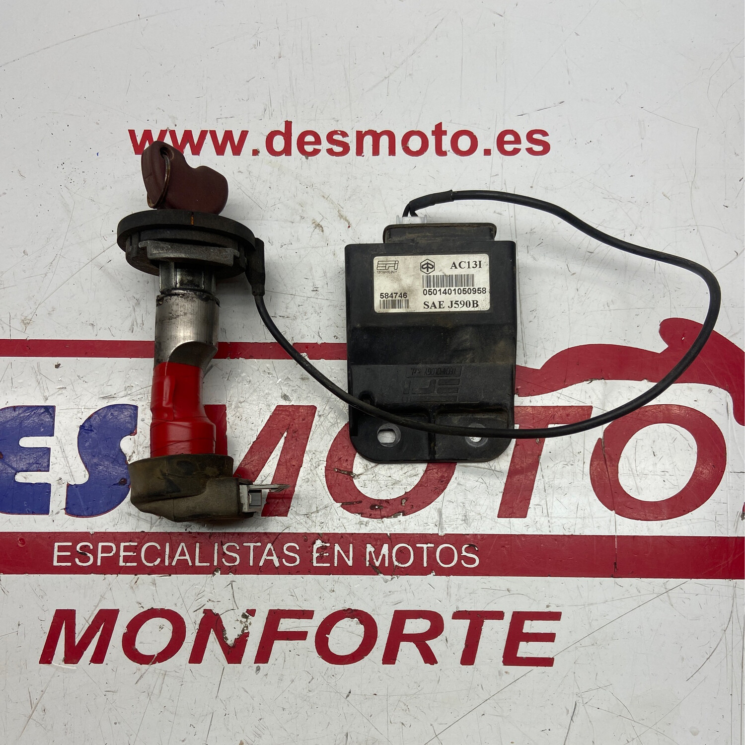 Centralita con llave PIAGGIO X8