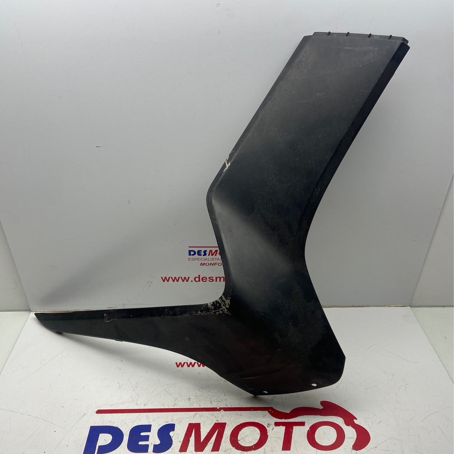 Boomerang delantero derecho (ver imágenes) KYMCO SUPERDINK 125 2009-2015