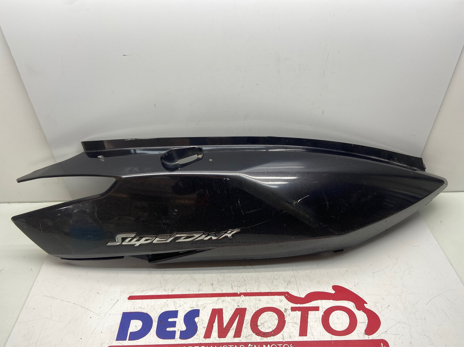 Lateral trasero derecho (ver imágenes) KYMCO SUPERDINK 125 2009-2015