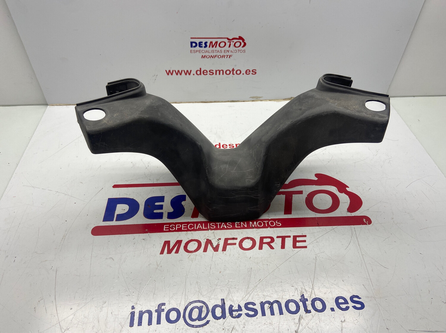 Tapa manillar superior KYMCO SUPERDINK 125 2009-2015