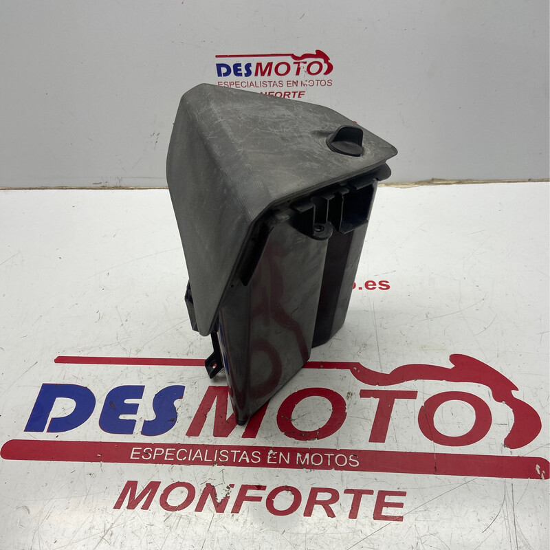 Caja contraescudo delantera izquierda KYMCO SUPERDINK 125 2009-2015