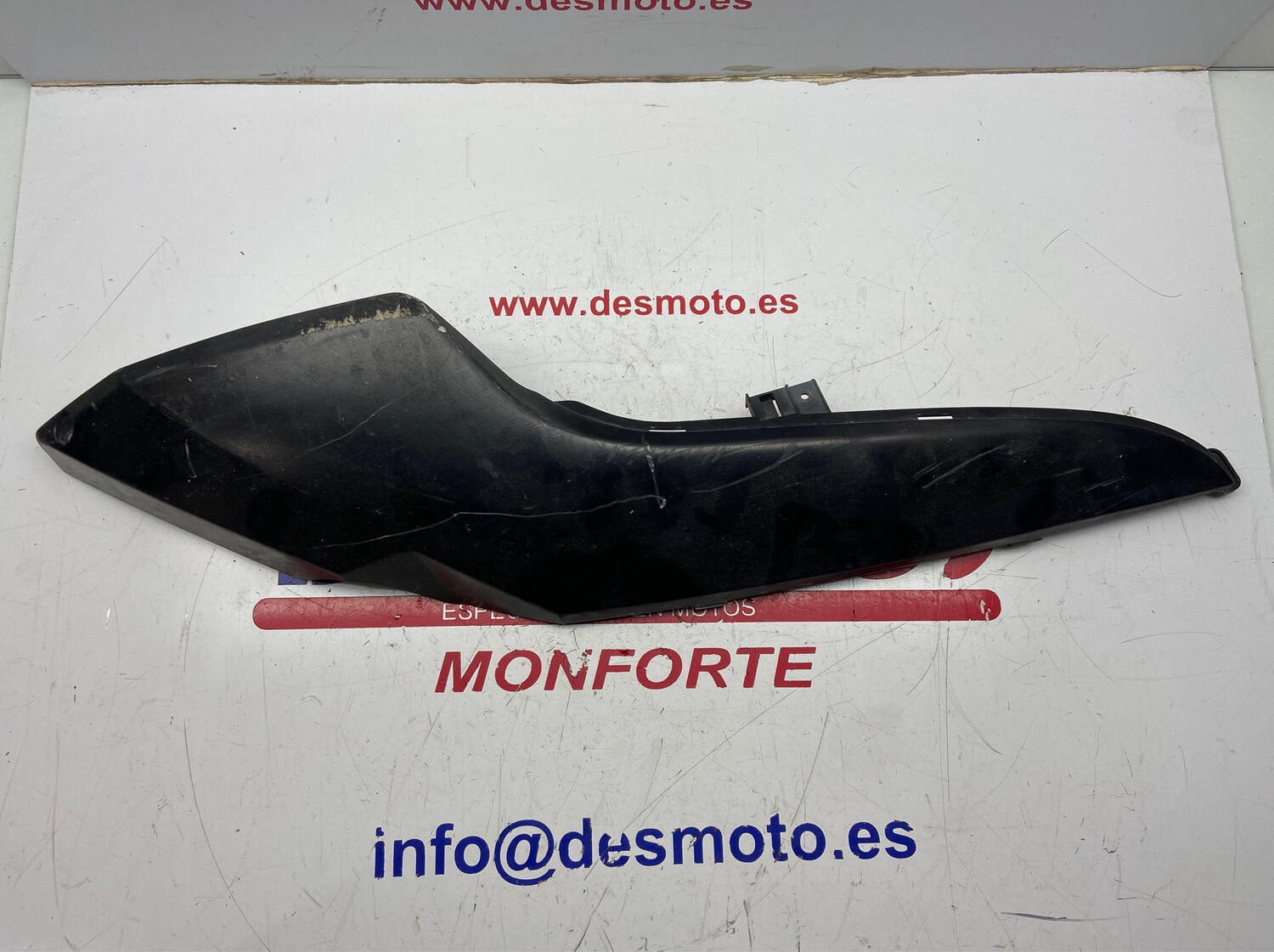Killa derecha KYMCO SUPERDINK 125 2009-2015