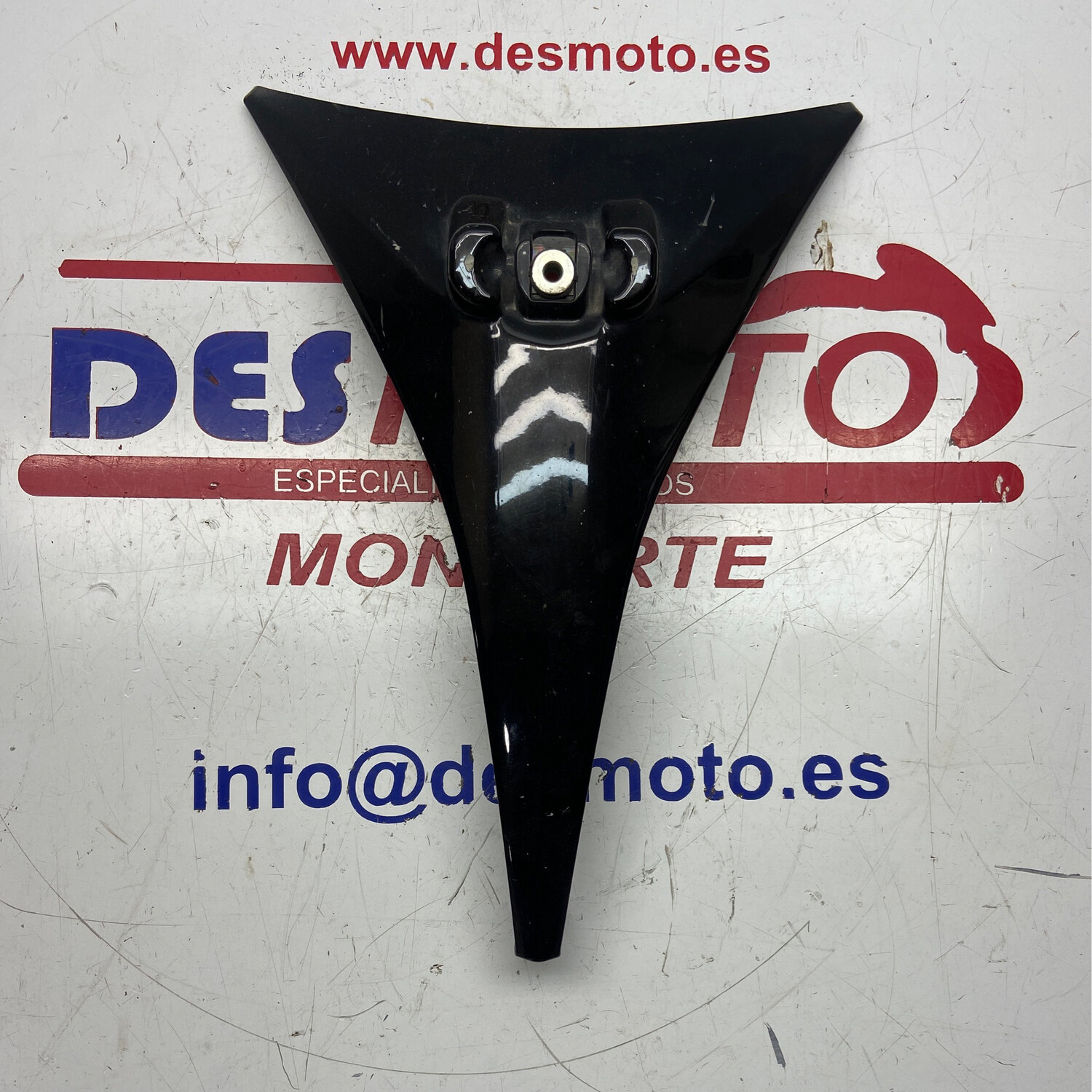 Embellecedor pico frontal (ver imágenes) KYMCO SUPERDINK 125 2009-2015