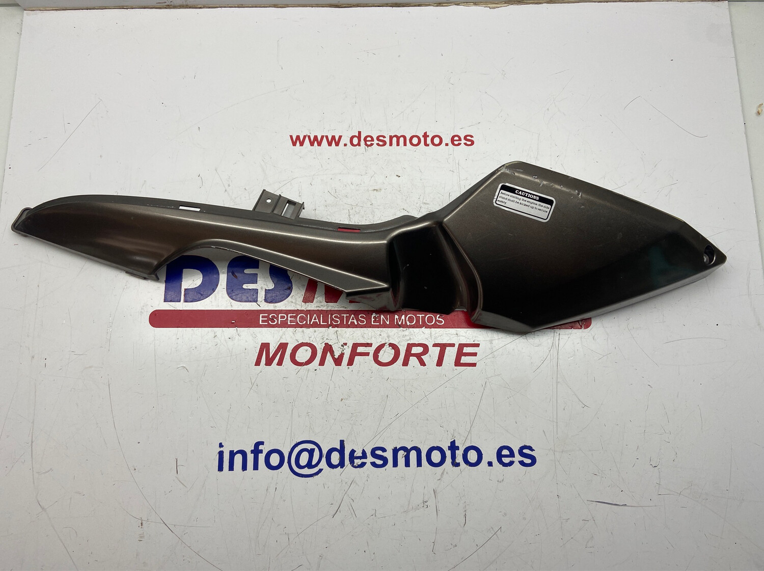 Killa izquierda superior KYMCO SUPERDINK 125 2009-2015