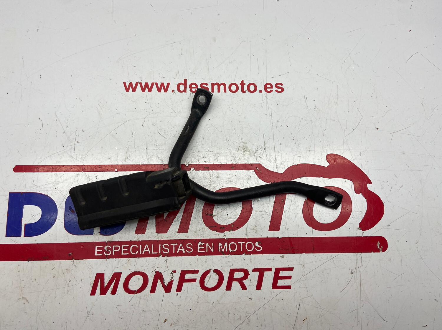 Posapie trasero derecho con soporte HONDA PS 125i