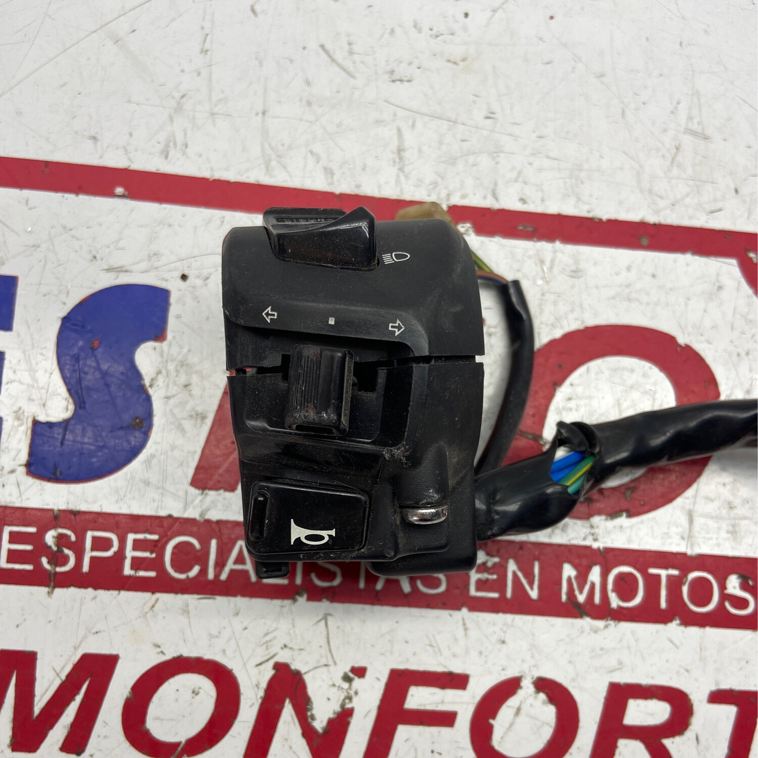 Llave intermitencia KYMCO SUPERDINK 300i ABS