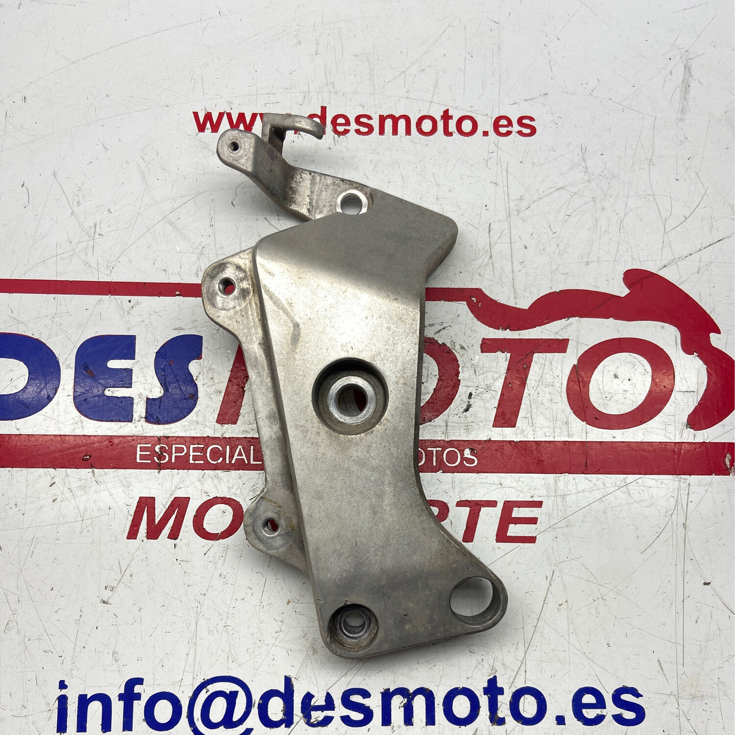 Soporte estribera derecha HONDA HORNET 250 1995-1996