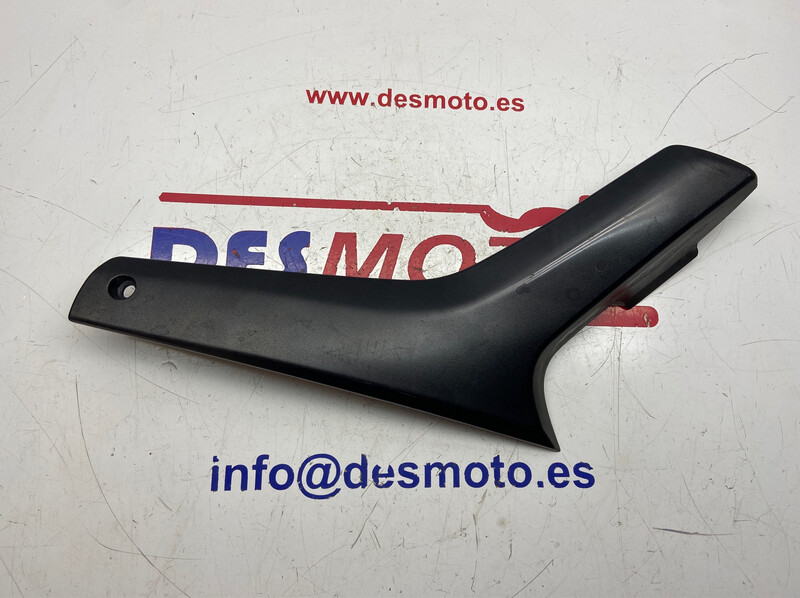 Lateral bajo deposito derecha (ver imágenes) SUZUKI DL 650 VSTROM 2006