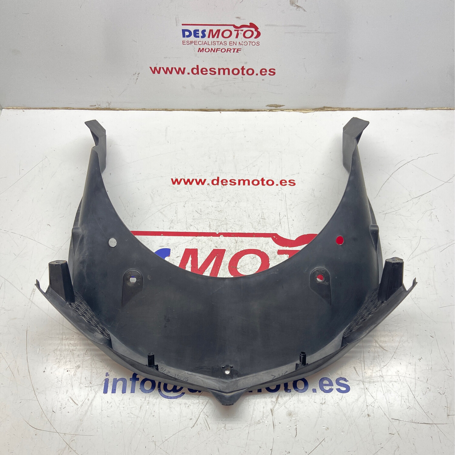Tapa bajo frontal SUZUKI DL 650 VSTROM 2006