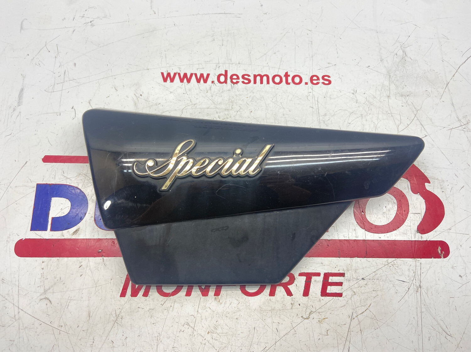 Tapa izquierda YAMAHA SR CLASSIC 250