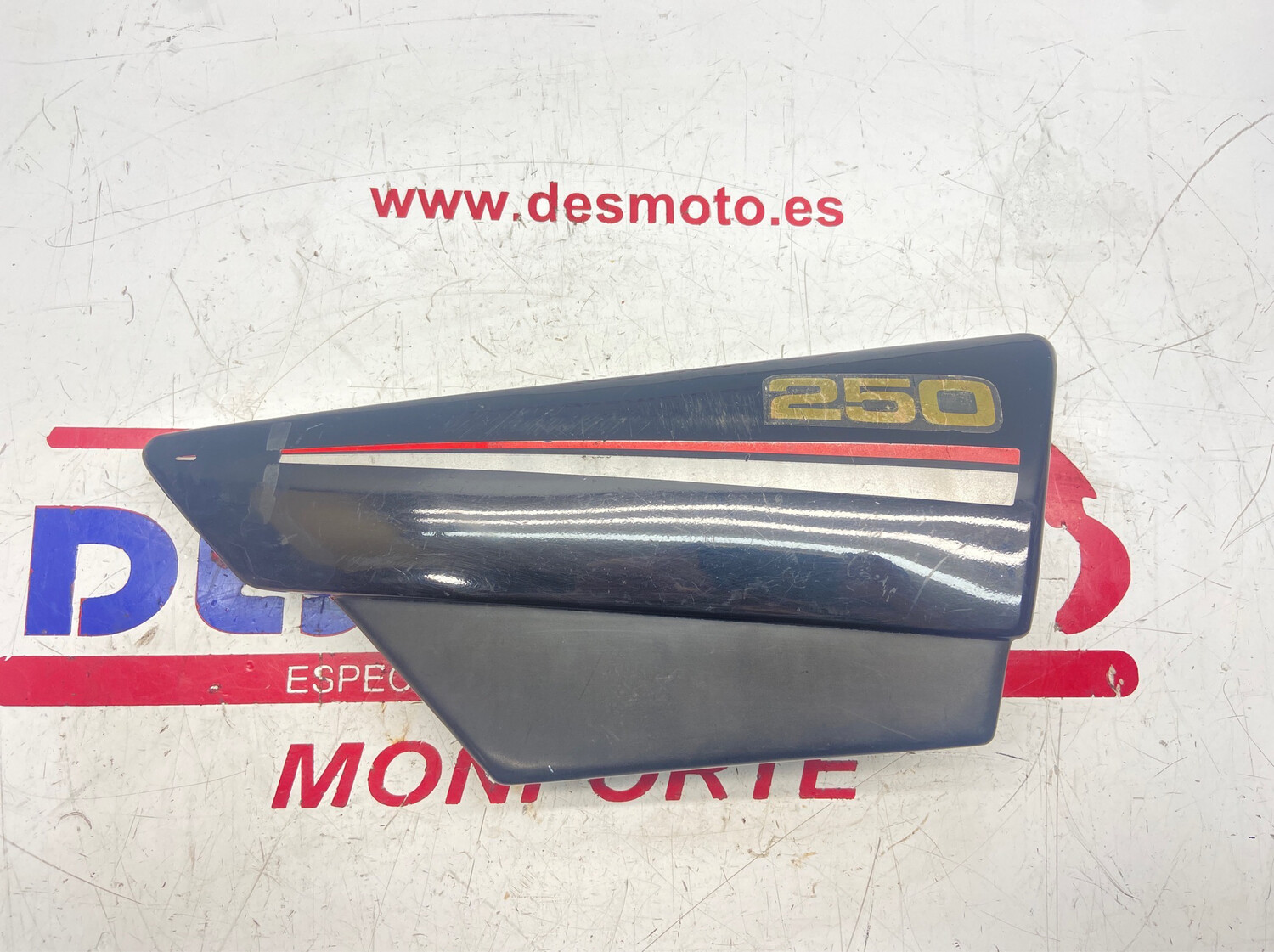 Tapa derecha 1 YAMAHA SR CLASSIC 250