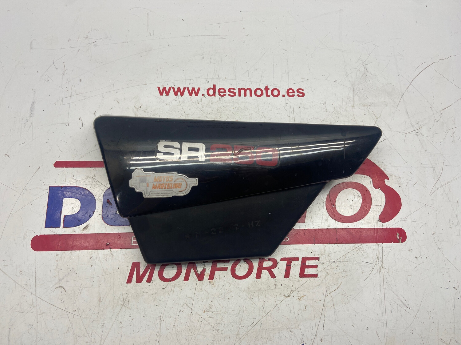 Tapa izquierda YAMAHA SR CLASSIC 250
