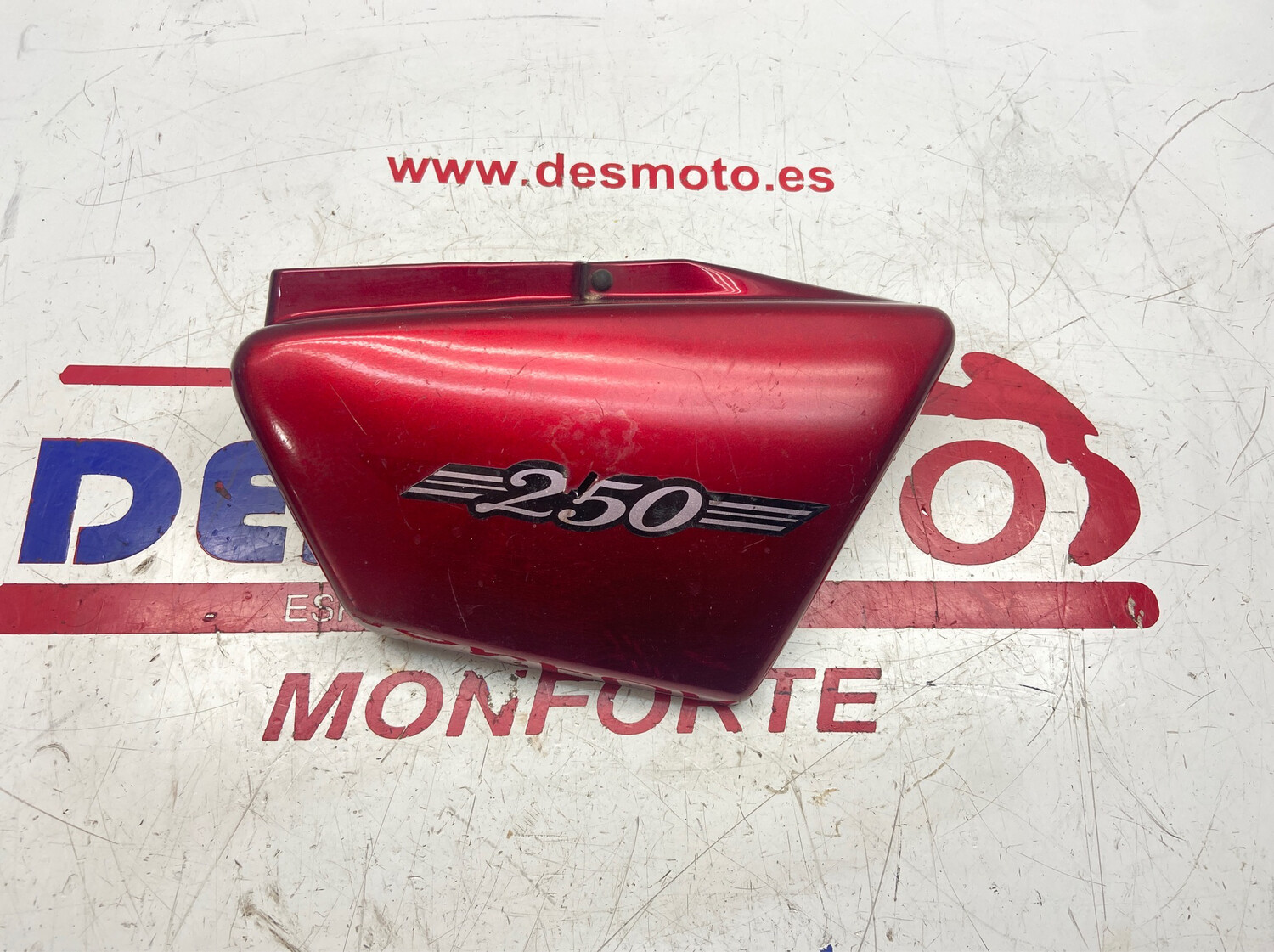Tapa derecha 4 YAMAHA SR SPECIAL 250