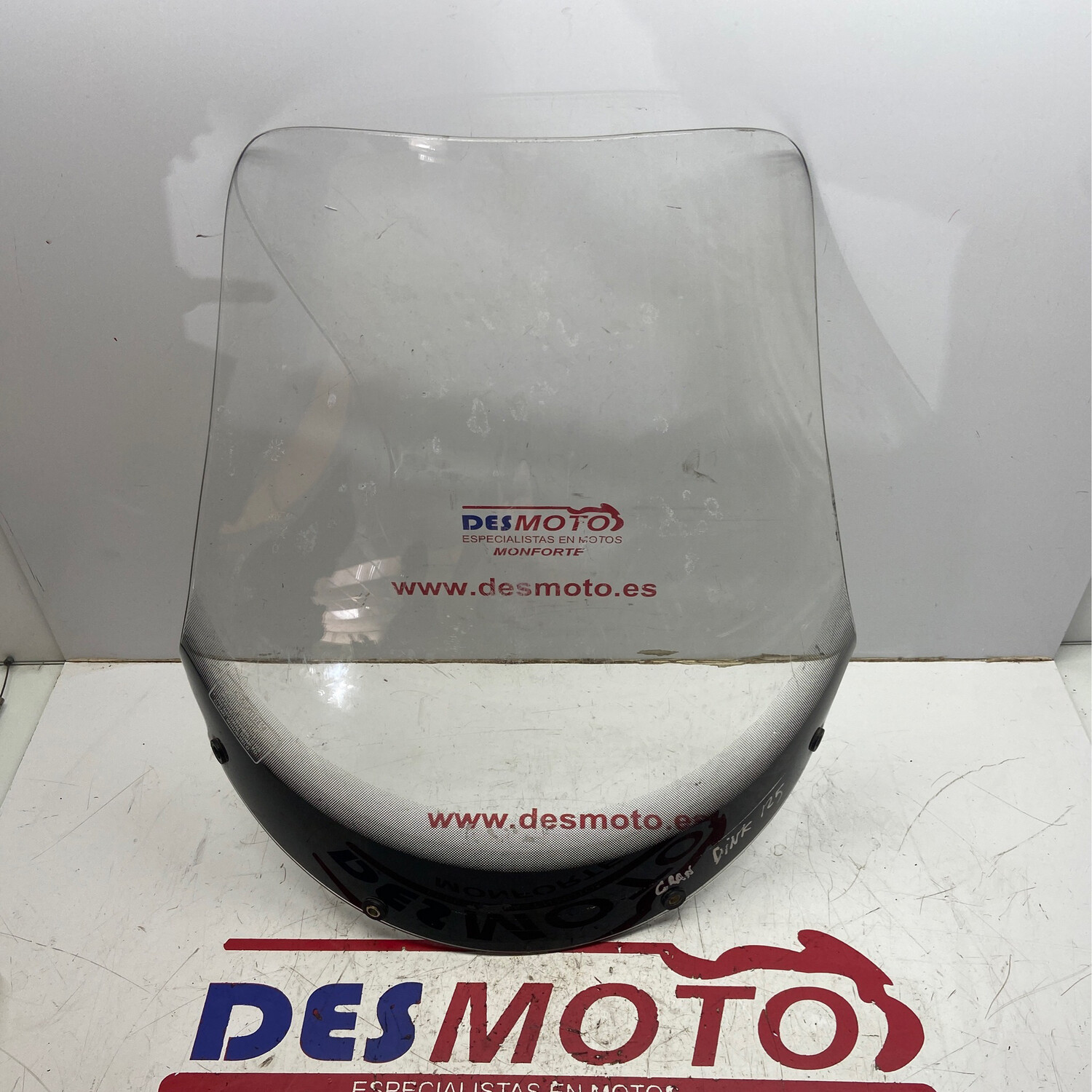 Pantalla (con pequeñas burbujas deterioradas de barniz) KYMCO GRAN DINK 125