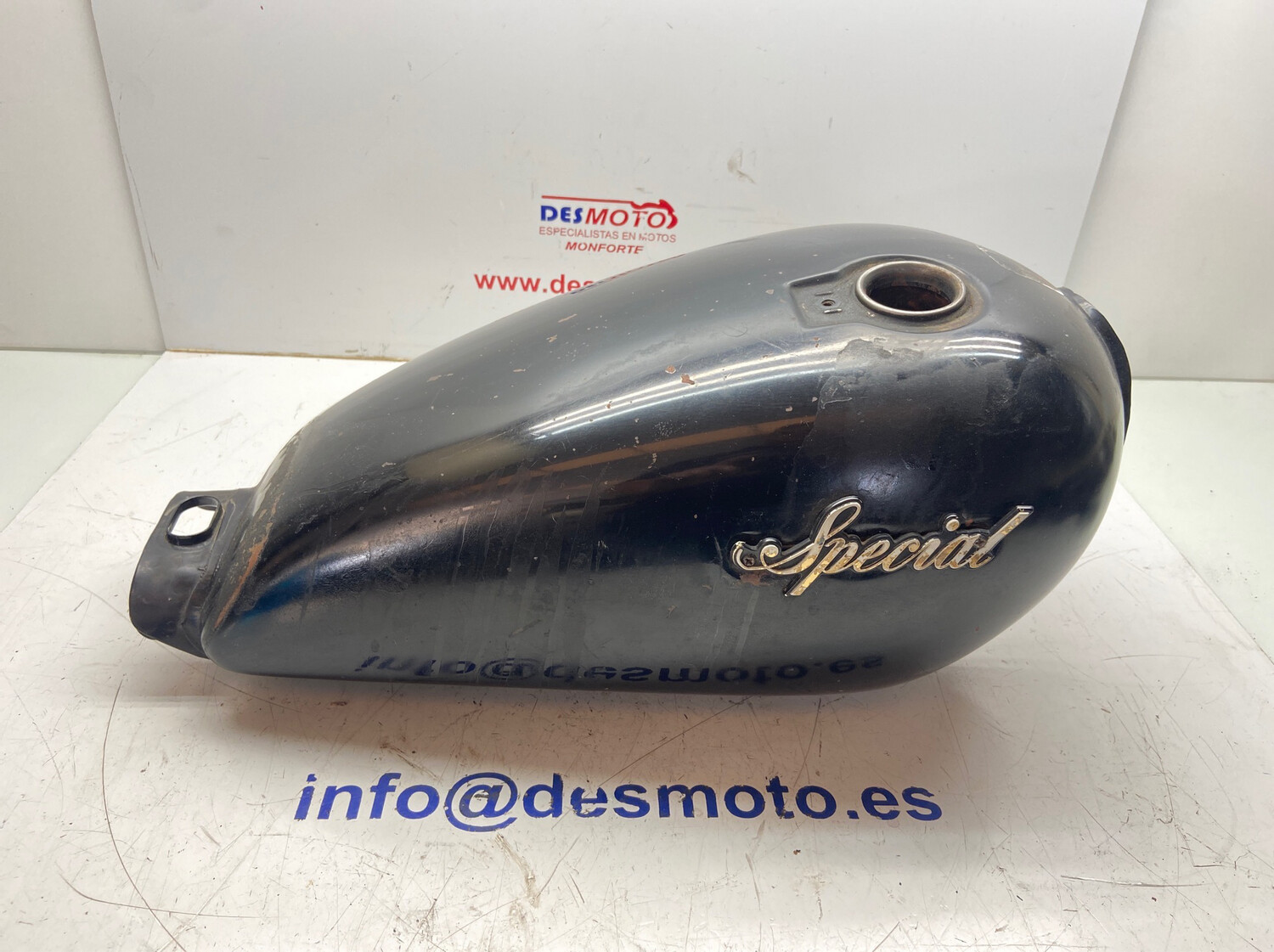 Deposito (con un golpe)  YAMAHA SR 250