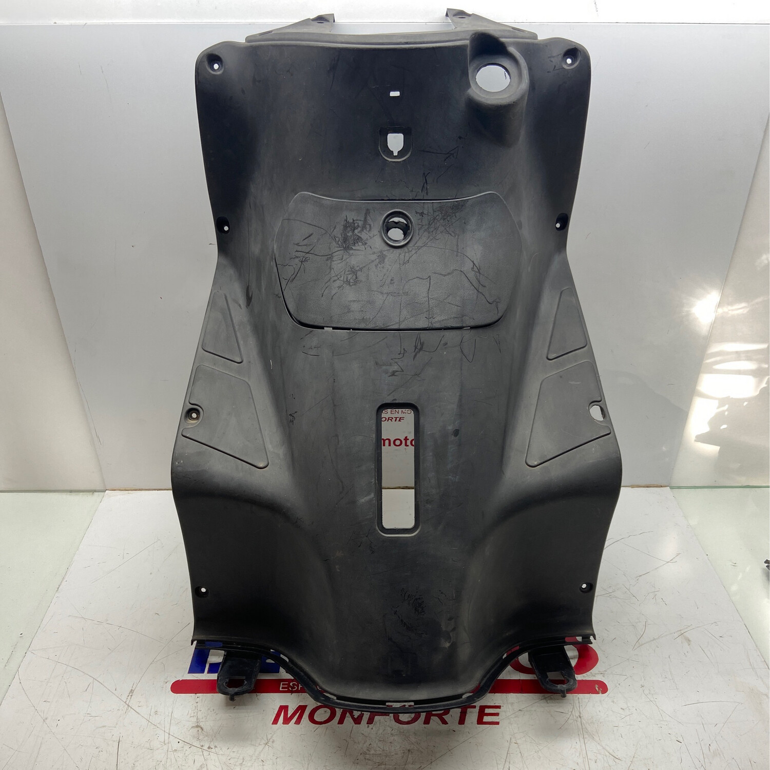 Contraescudo (ver imágenes) KYMCO AGILITY CITY 125 CARBURACIÓN