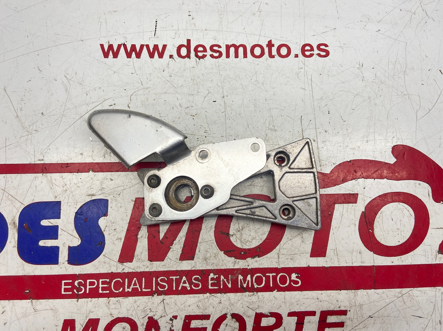 Estribera delantera derecha RIEJU RS2 MATRIX