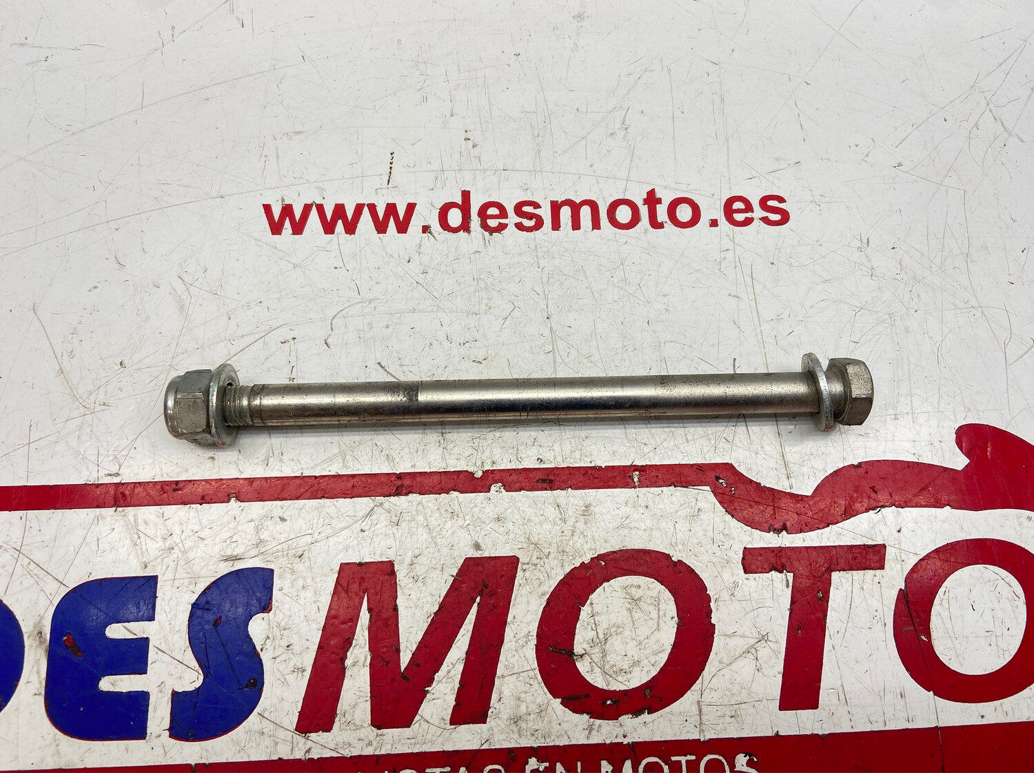 Eje rueda trasera RIEJU RS2 MATRIX