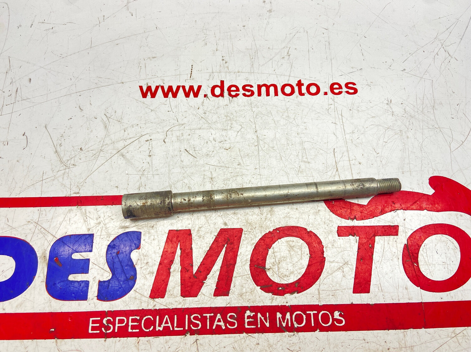 Eje rueda delantera RIEJU RS2 MATRIX