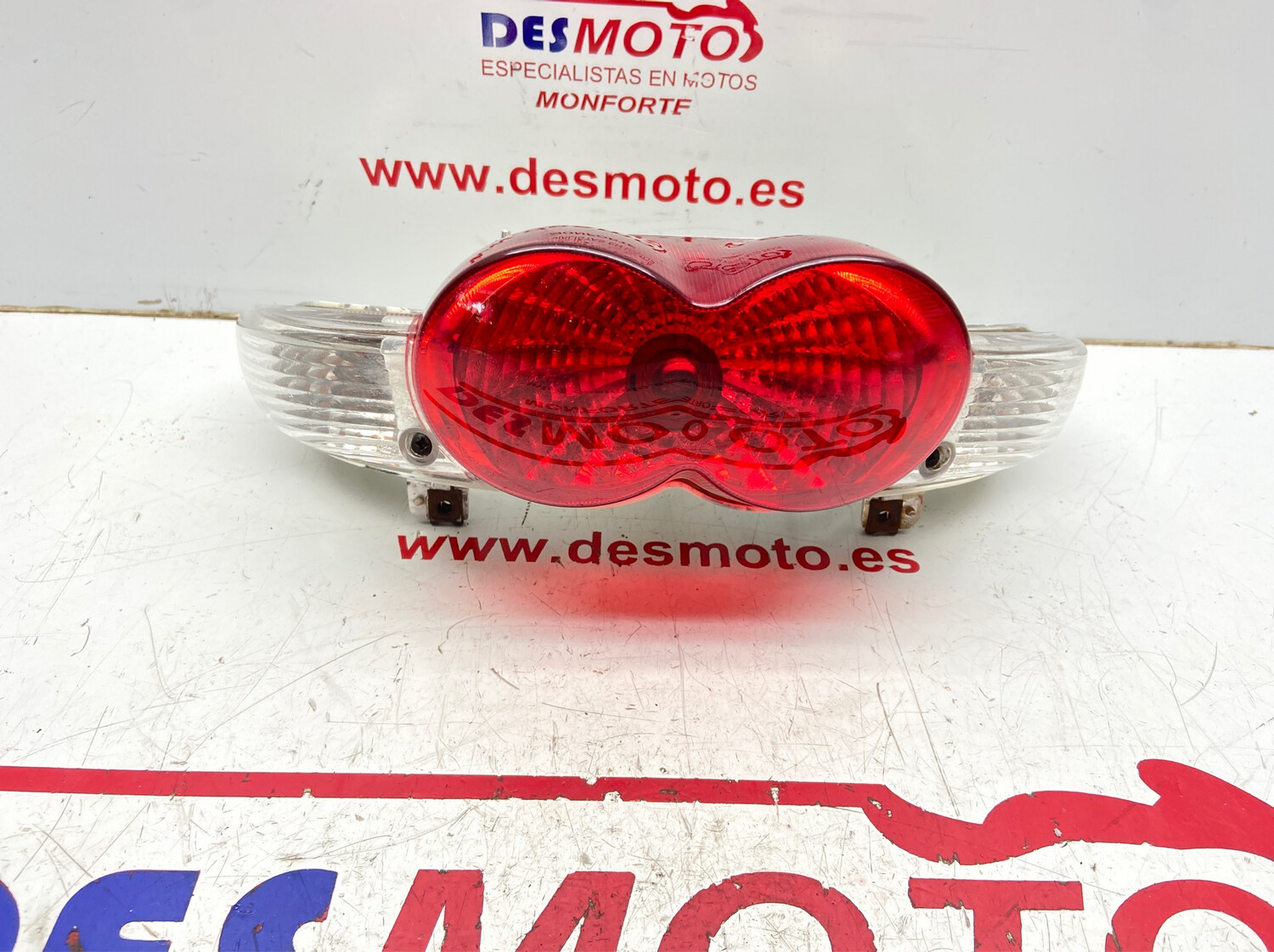 Piloto trasero YAMAHA NEOS 50 2008-