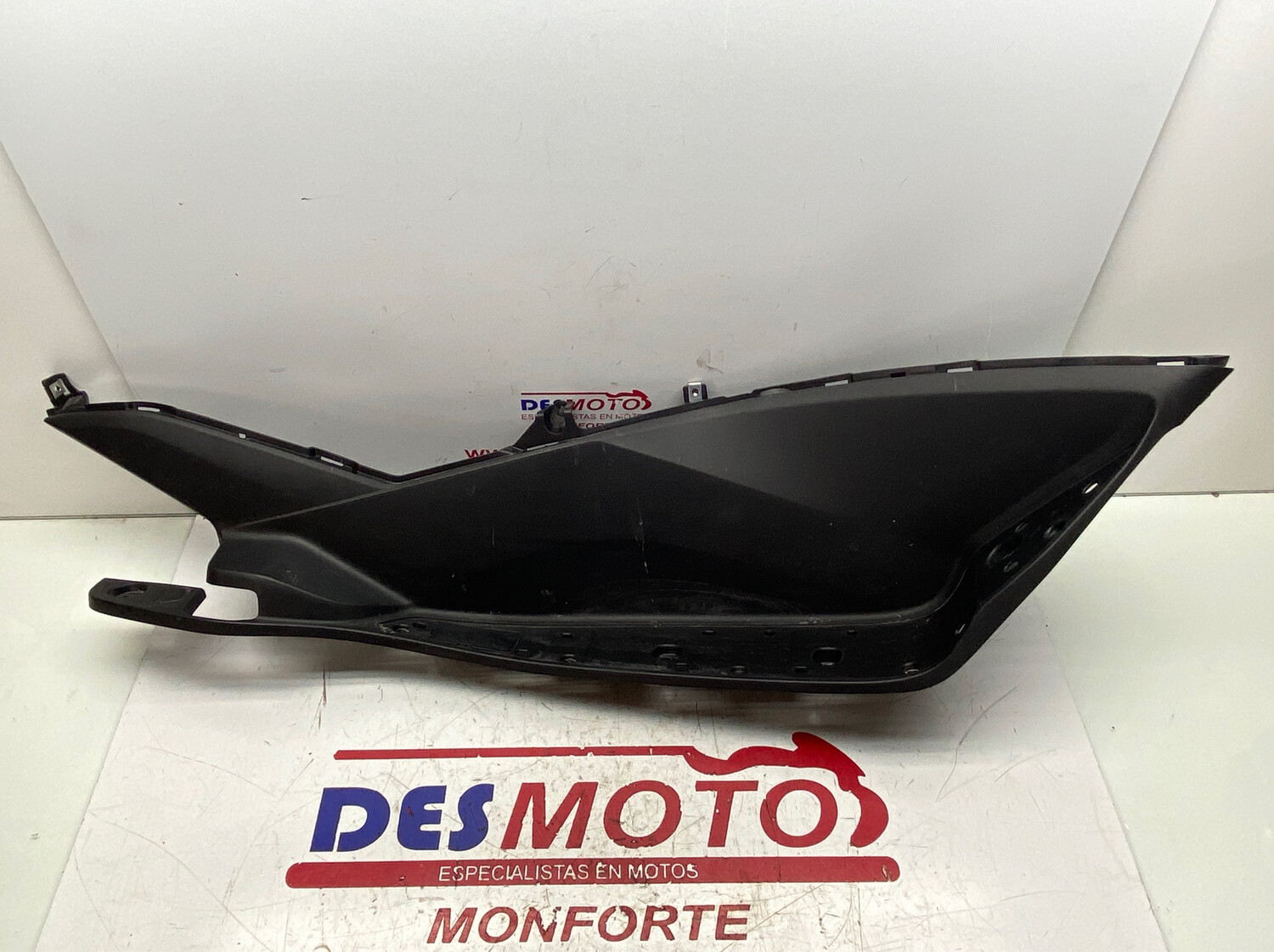 Pisadera derecha HONDA PCX 125 2016