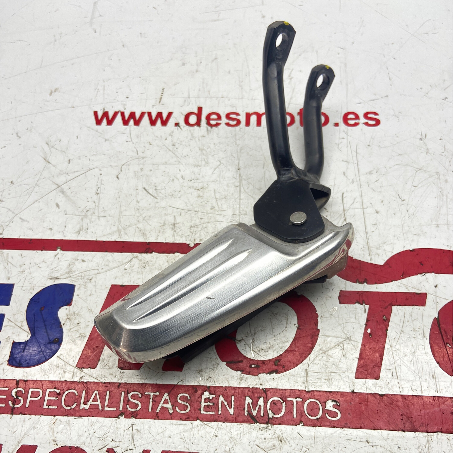 Posapie trasero derecho HONDA PCX 125 2016