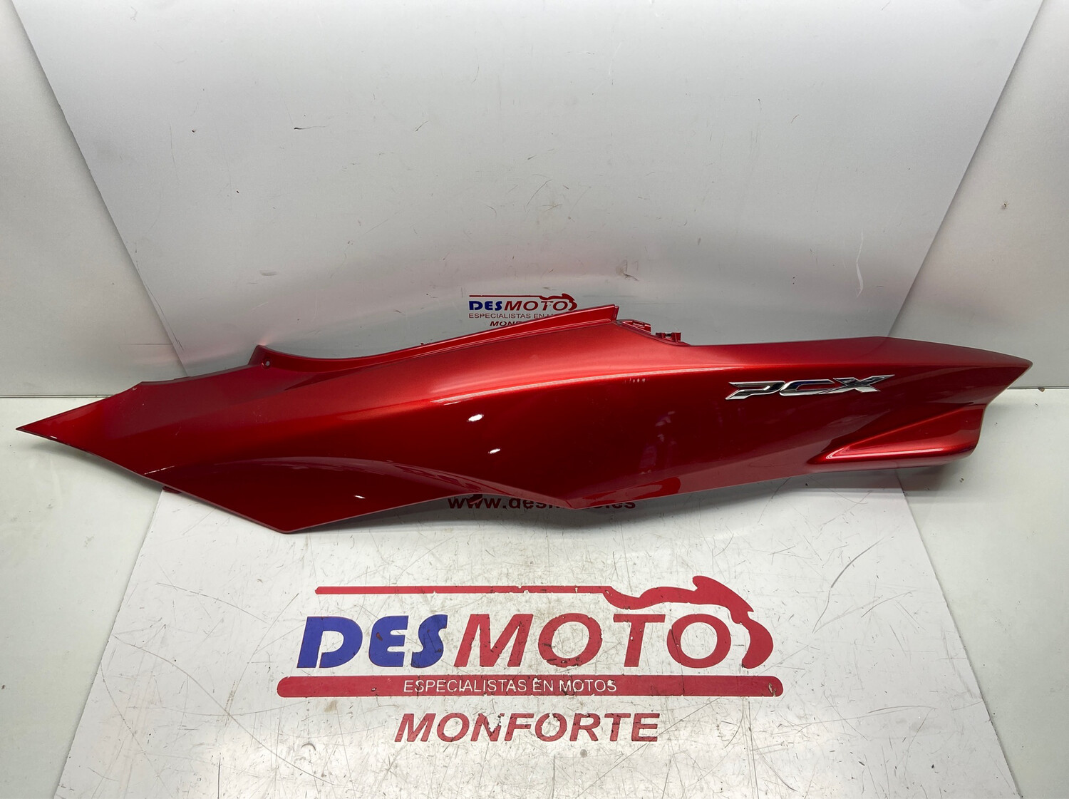 Lateral trasero izquierdo HONDA PCX 125 2016