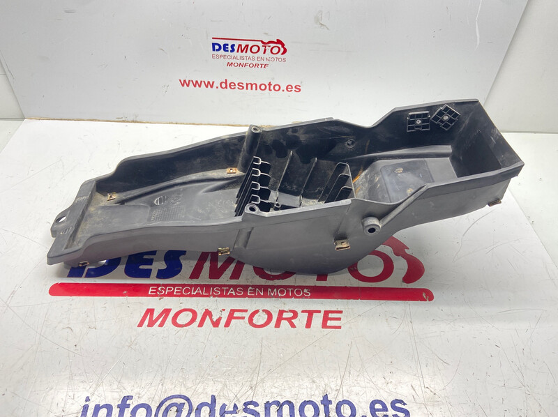 Caja batería GILERA DNA 180 2005