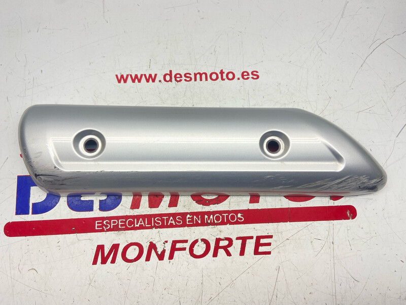 Embellecedor tubo de escape SUZUKI BURGMAN 125/200 2007-2010