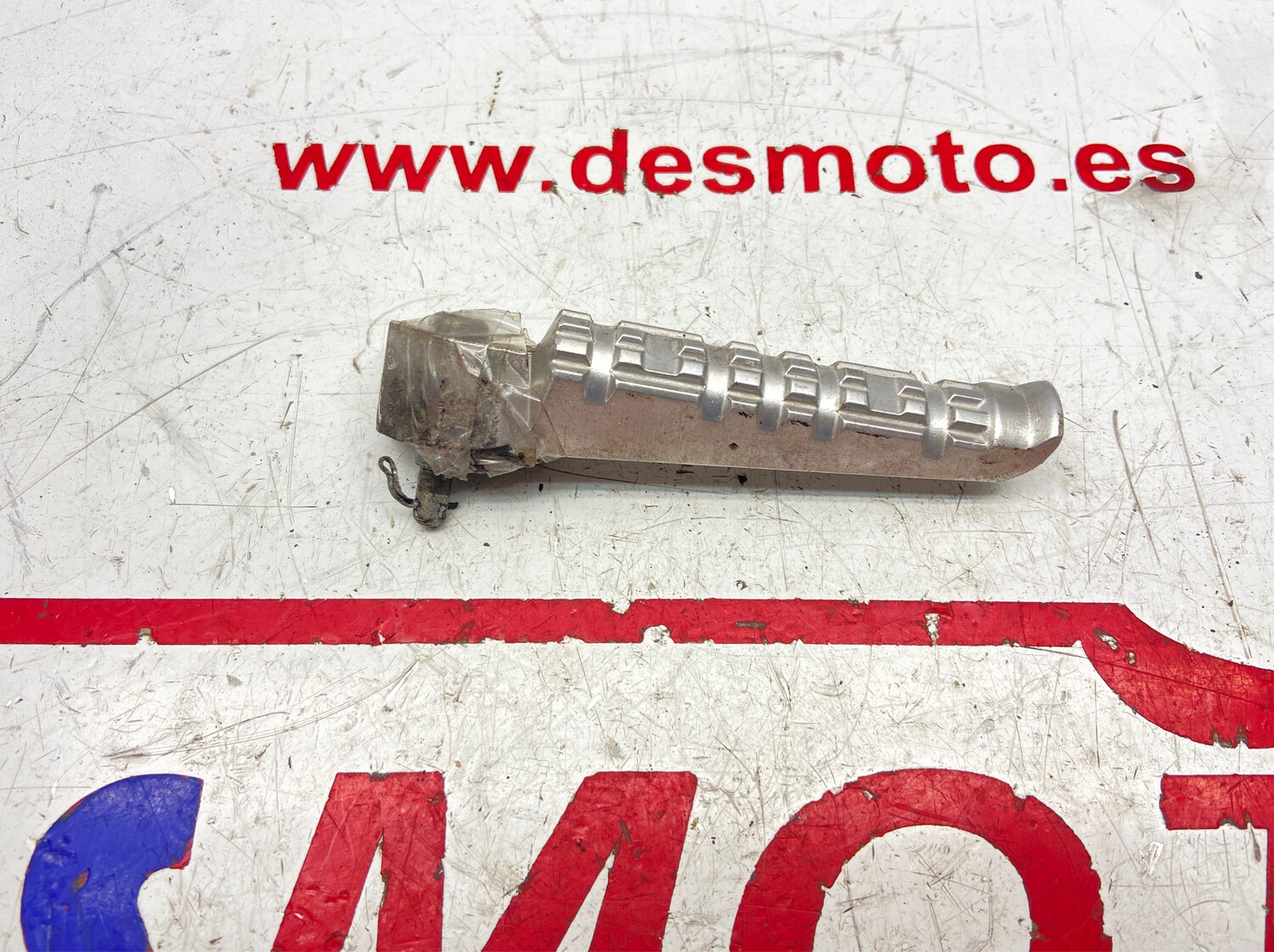 Posapie trasero izquierdo YAMAHA X MAX 250 2011