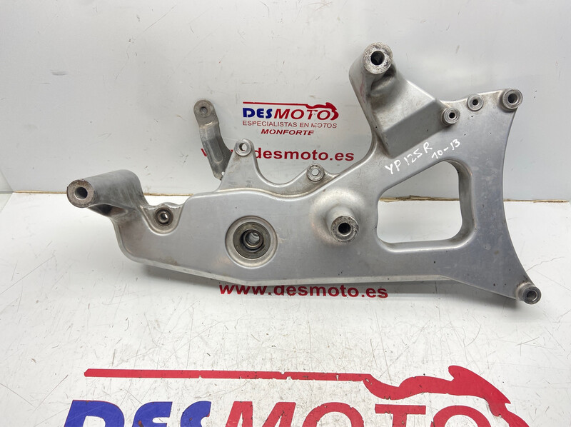 Soporte tubo de escape YAMAHA X MAX 125 2010-2013