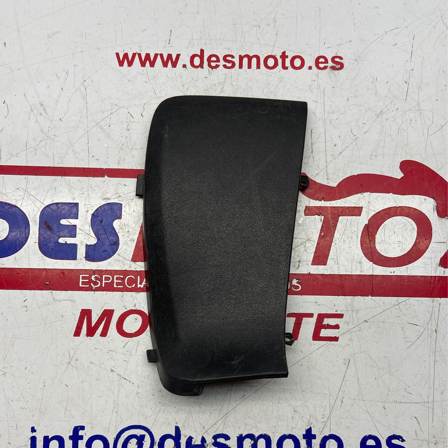 Tapa contraescudo YAMAHA X MAX 125/250 2006-2010