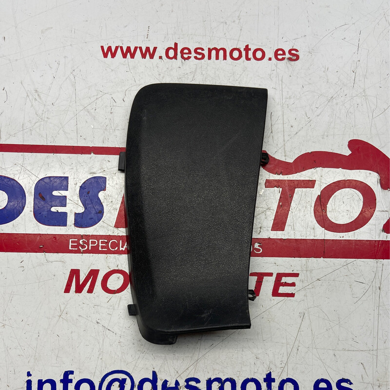 Tapa contraescudo YAMAHA X MAX 125/250 2006-2010