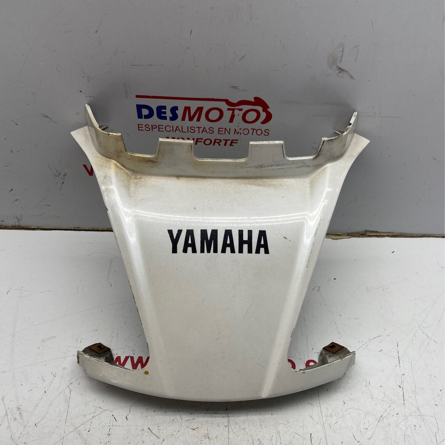 Tapa unión carenados (ver imágenes) YAMAHA X MAX 125/250 2006-2010