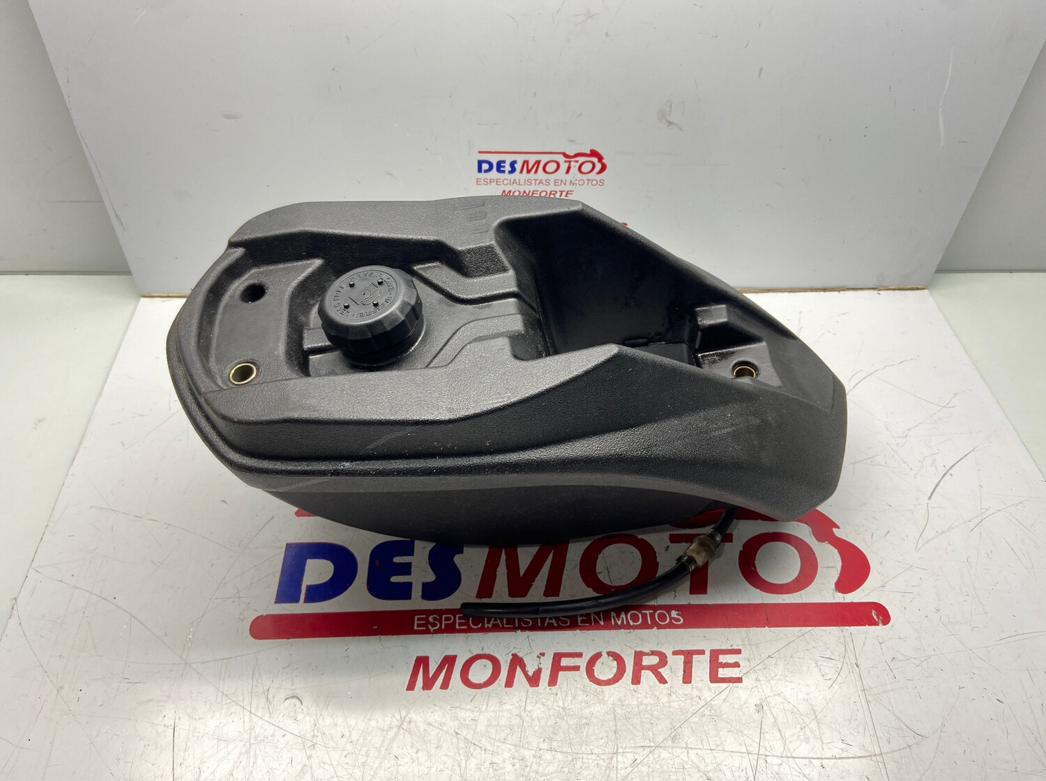 Deposito gasolina (sin grifo) PEUGEOT LUDIX 50