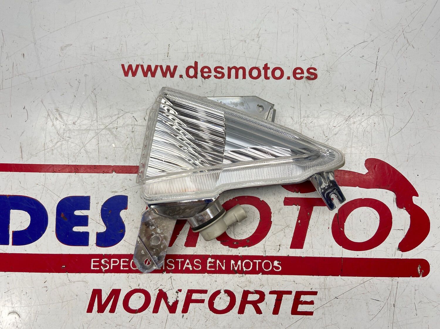 Intermitente delantero izquierdo YAMAHA X MAX 250