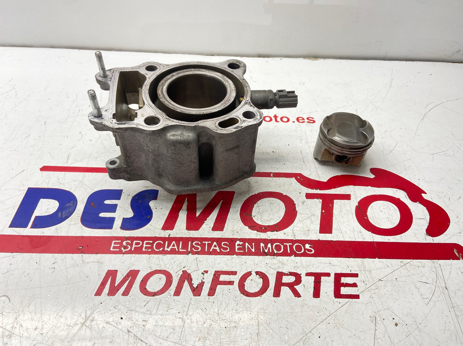 Cilindro y piston SUZUKI BURGMAN 125 2007-2010