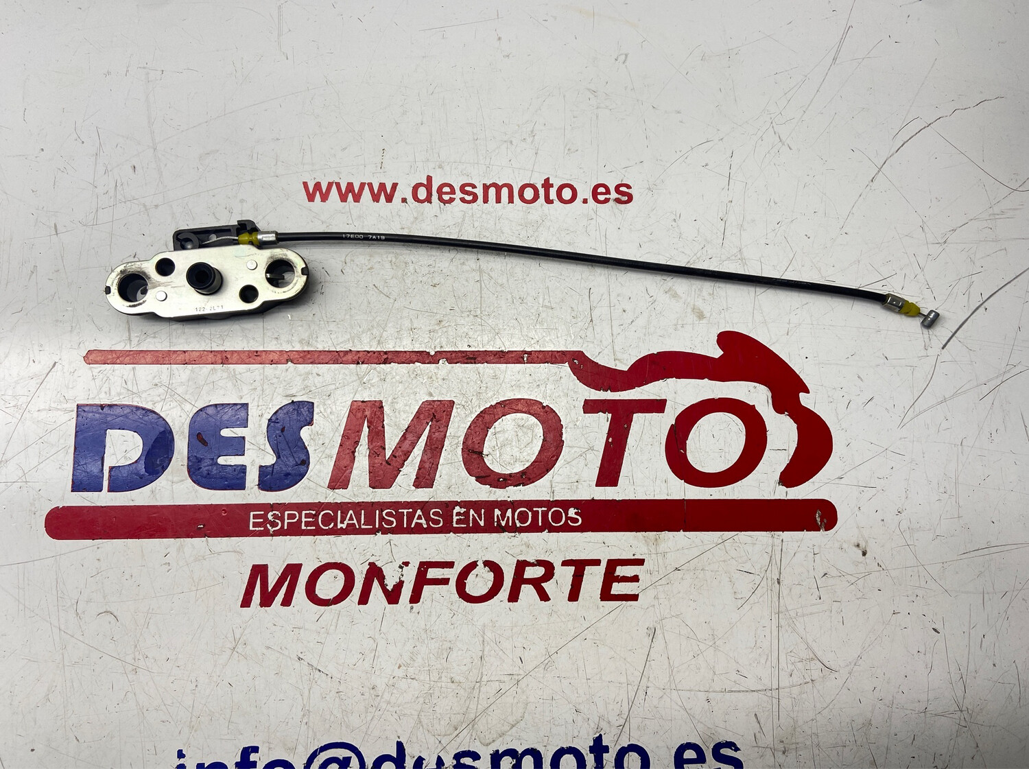 Cierre con cable apertura asiento SUZUKI GSR 600 2007