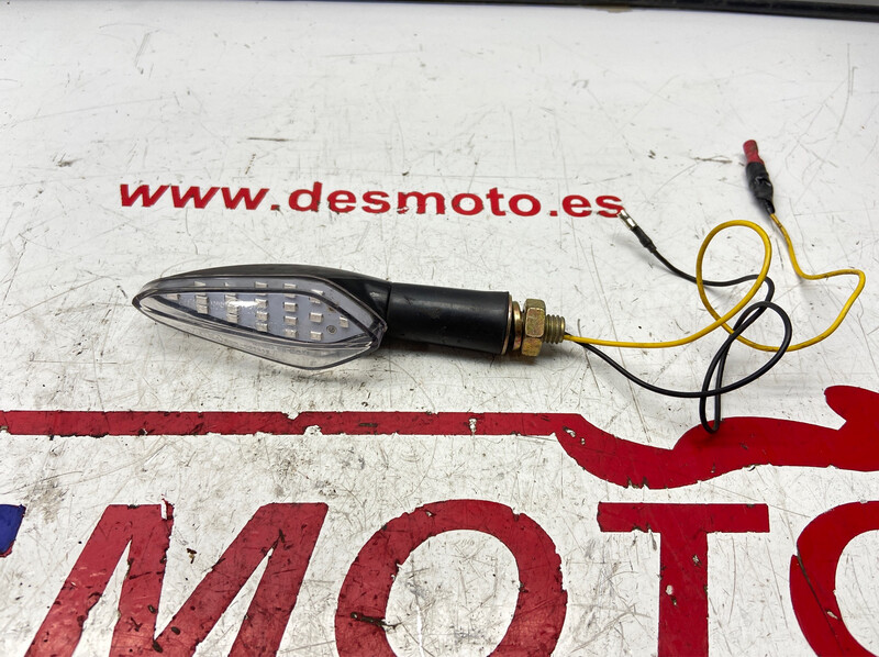 Intermitente delantero derecho/ trasero izquierdo  APRILIA RS4 125 2011-2015