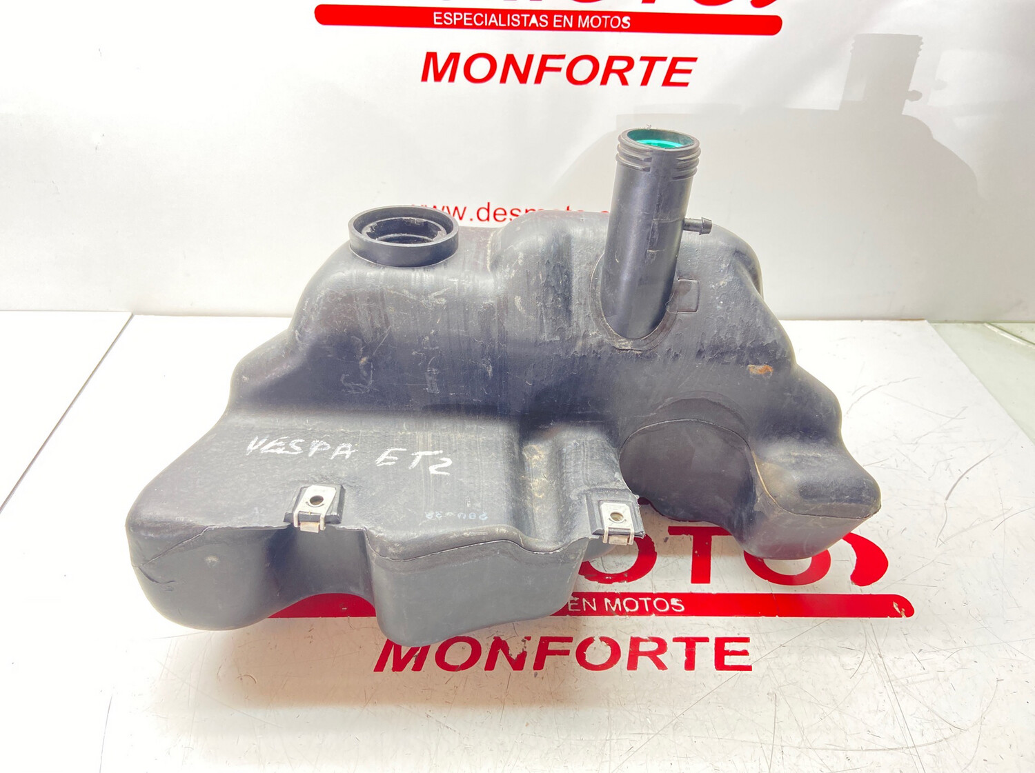 Deposito PIAGGIO VESPA ET2