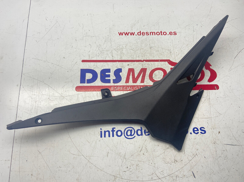 Lateral derecho (falta un soporte) APRILIA RS4 125 2011-2015