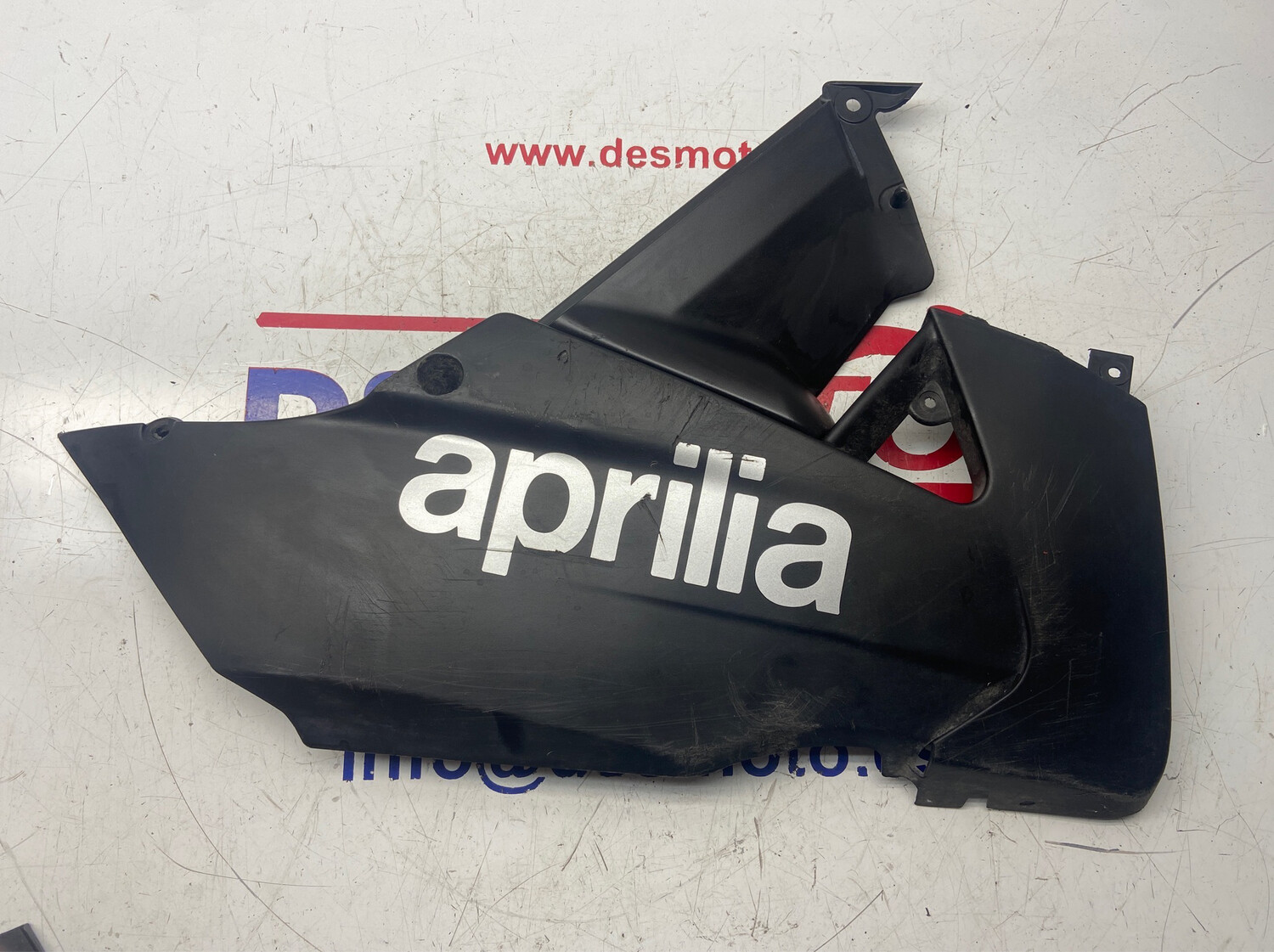 Quilla derecha APRILIA RS4 125 2011-2015
