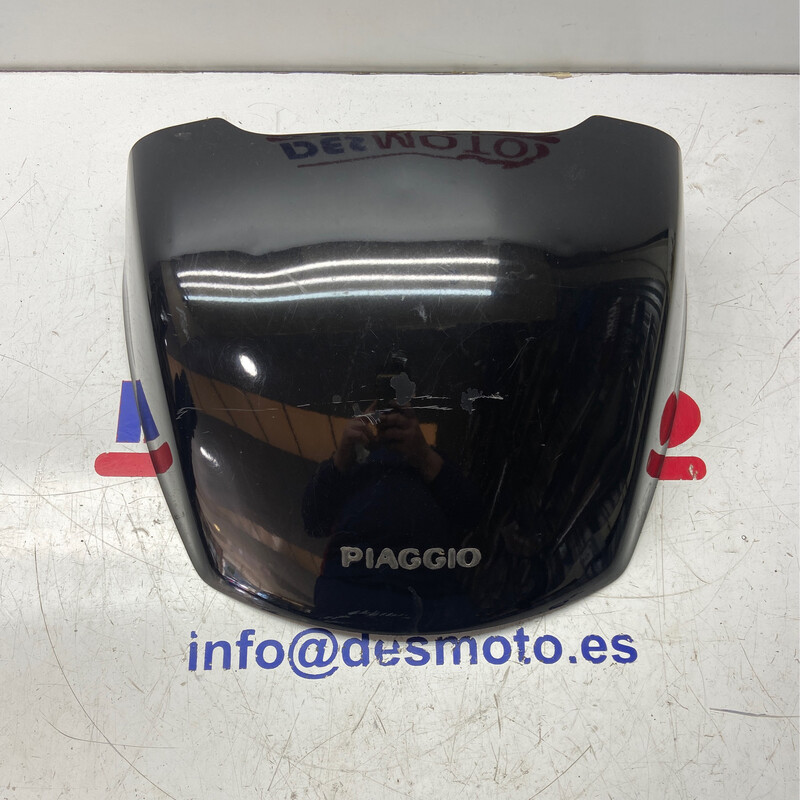 Tapa trasera cofre PIAGGIO X8