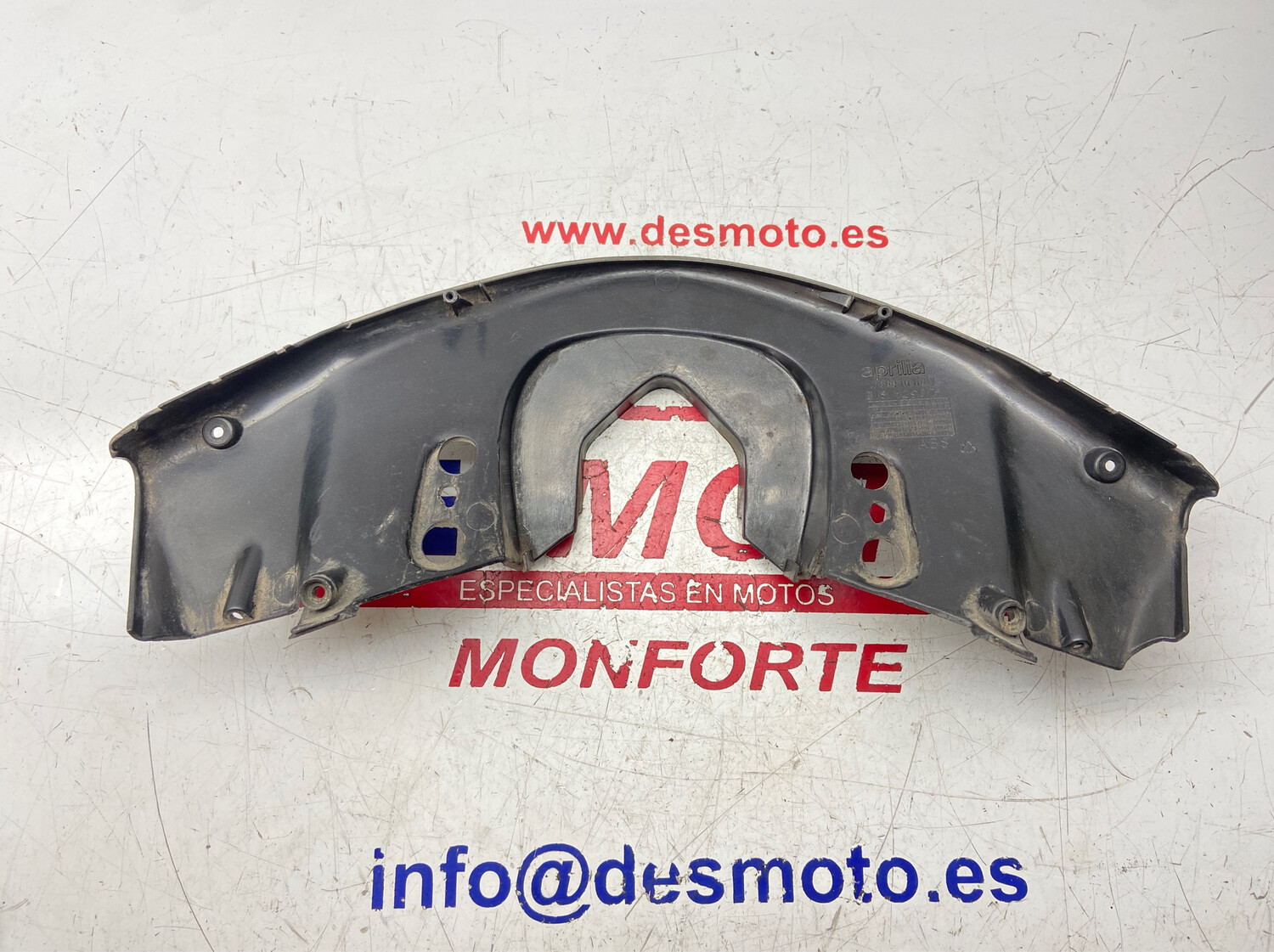 Tapa manillar inferior APRILIA SR 50