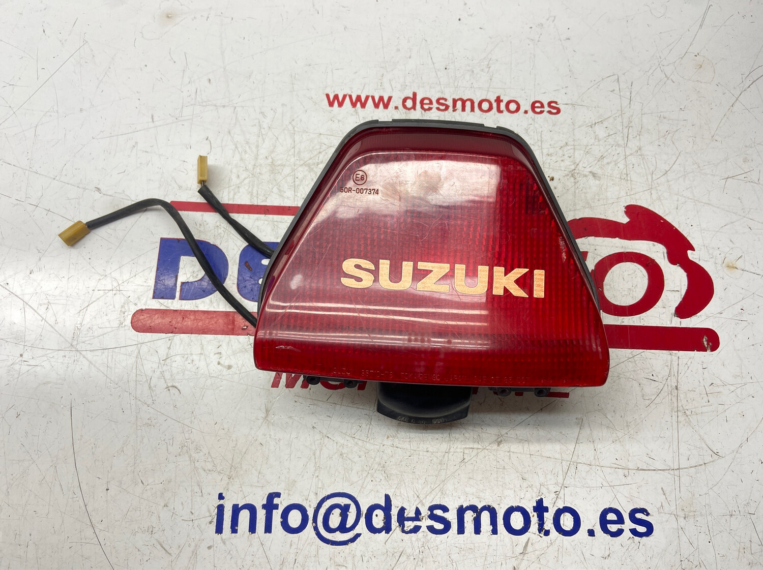Piloto trasero (ver imágenes) SUZUKI GSX 750F 1989