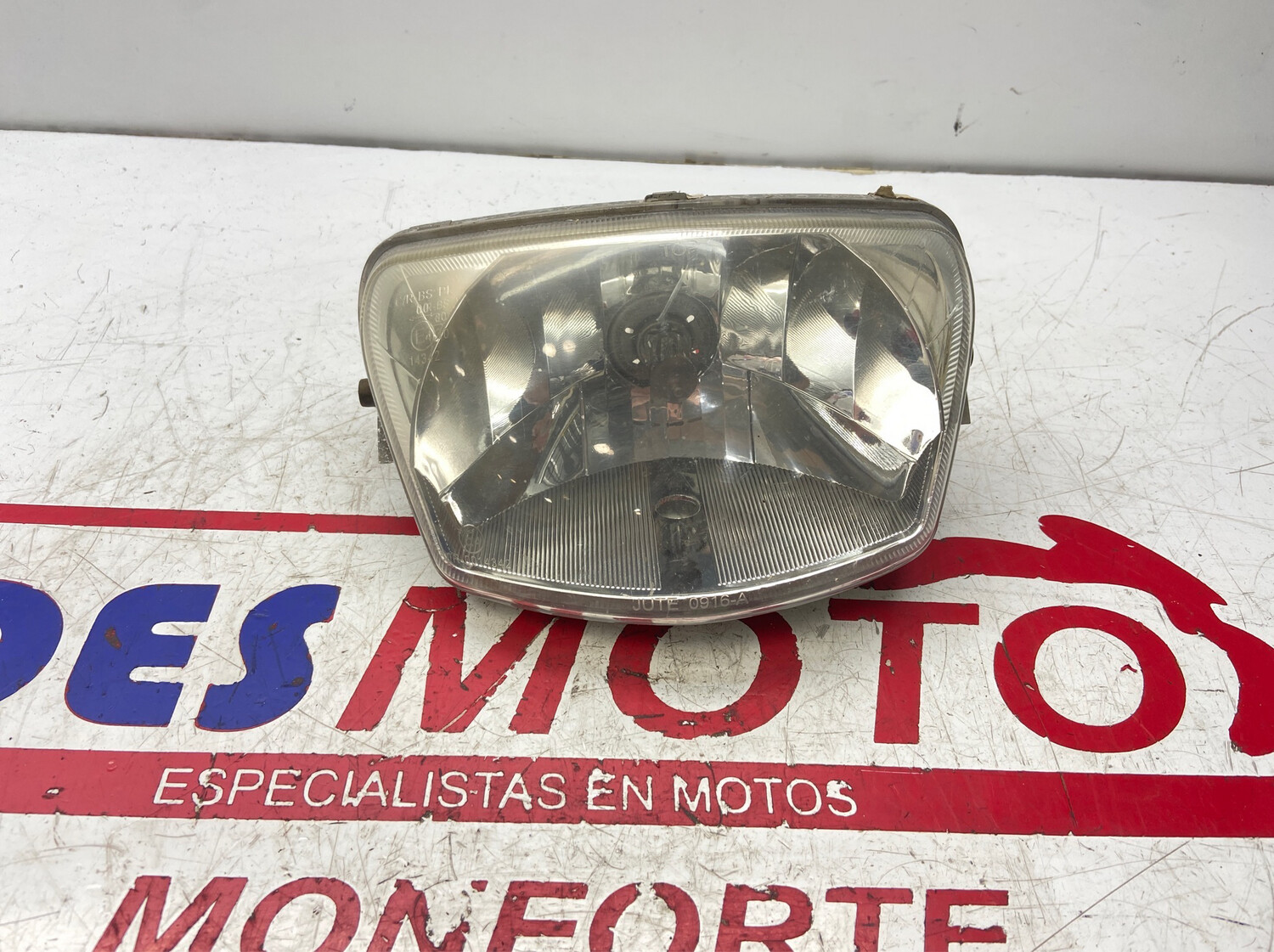 Faro (ver imágenes) PEUGEOT TWEET 125 2012